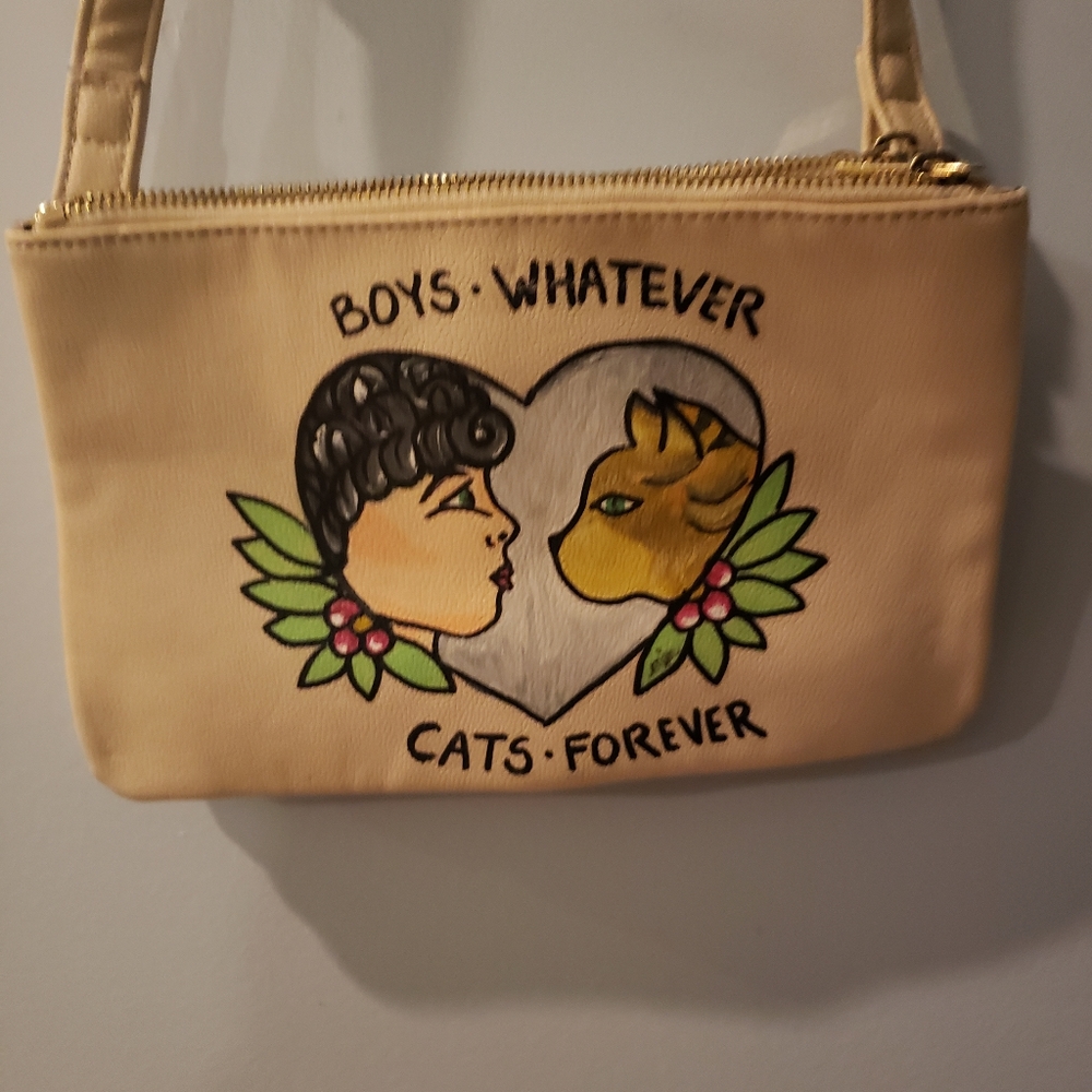 Cute little "cat" bag!